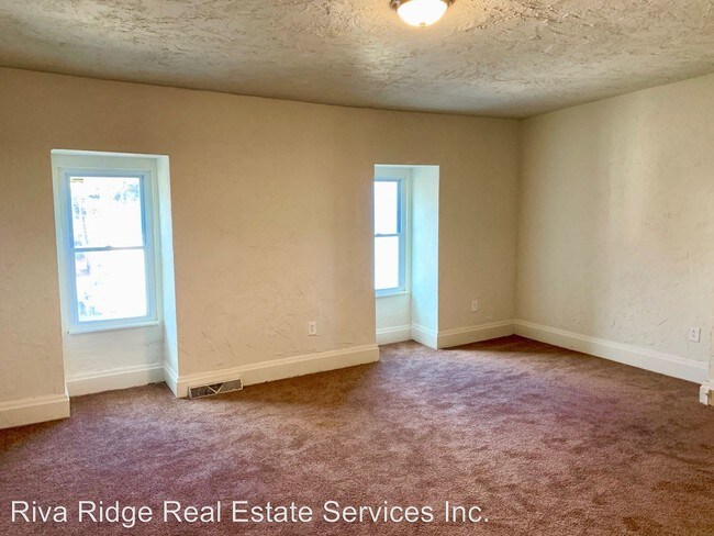 Foto del edificio - 922 Evergreen Rd