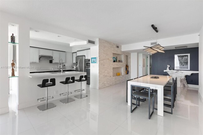 Building Photo - 325 S Biscayne Blvd