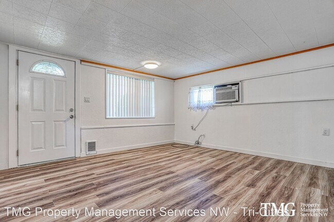 Building Photo - 2 br, 1 bath House - 1308 Totten Avenue