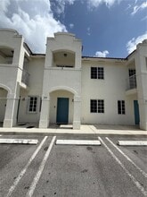 Building Photo - 119 SW 6th Ln