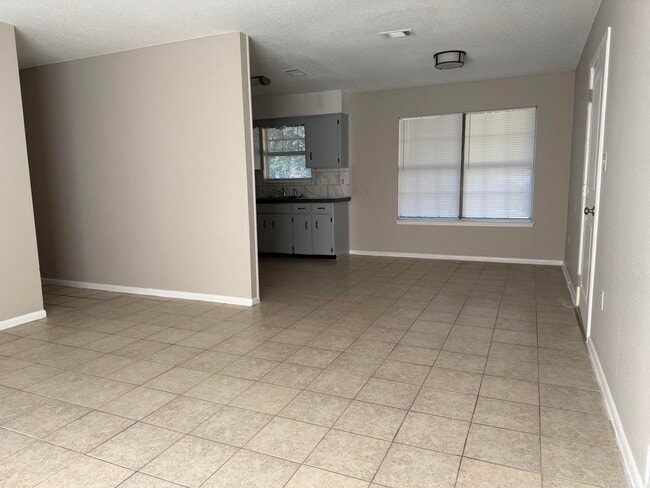 Building Photo - 298 Cross Dr