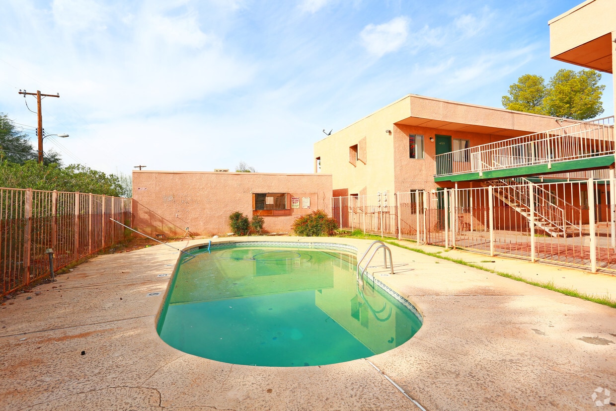 Pine Tree Village Apartments Tucson Az Apartments Com