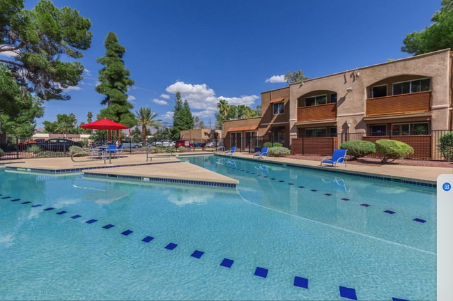 Foto del interior - College Town Tucson