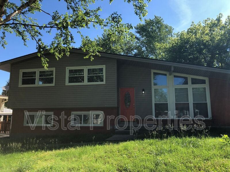 3817 Klondike Ln, Louisville, KY 40218 House Rental in Louisville, KY