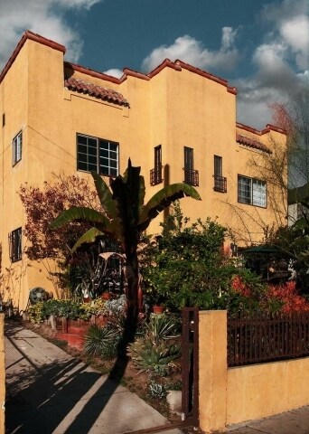 Foto del edificio - 801 N Alexandria Ave