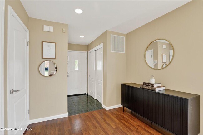 Building Photo - 7 Lucia Ct