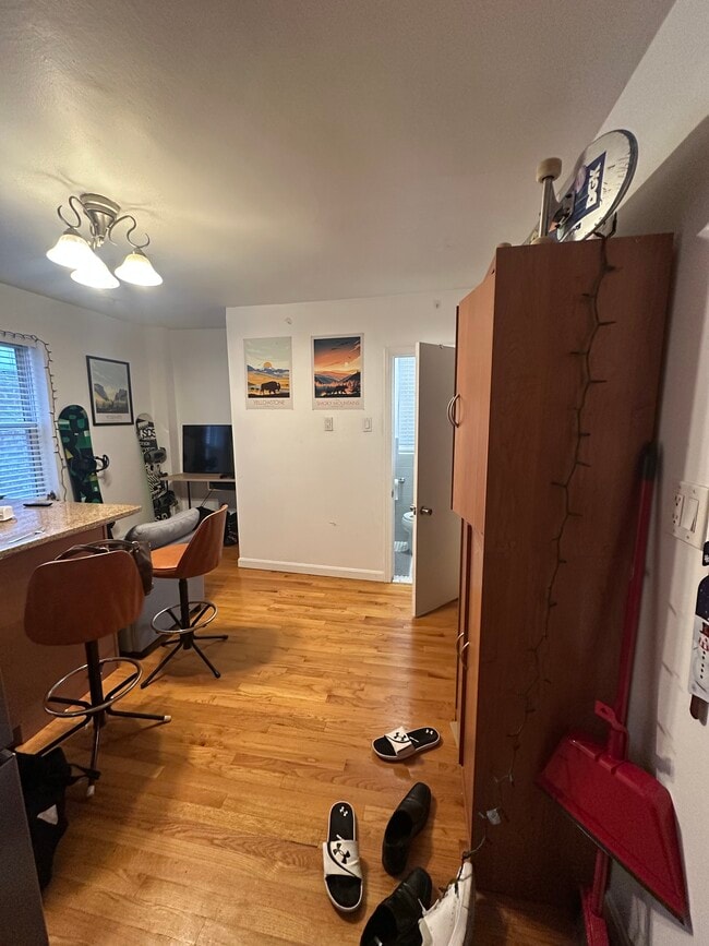 Building Photo - 20 Hanover Ave