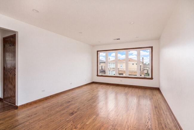 Building Photo - 8440 W Windsor Ave