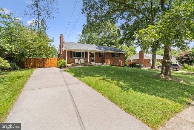 Building Photo - 7412 Farnum St