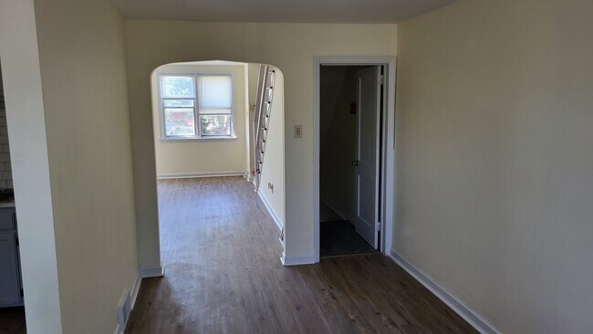 Foto del edificio - 404 Stratford Rd