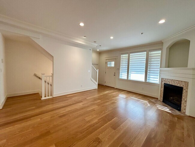 Foto del edificio - Queen Anne Townhome