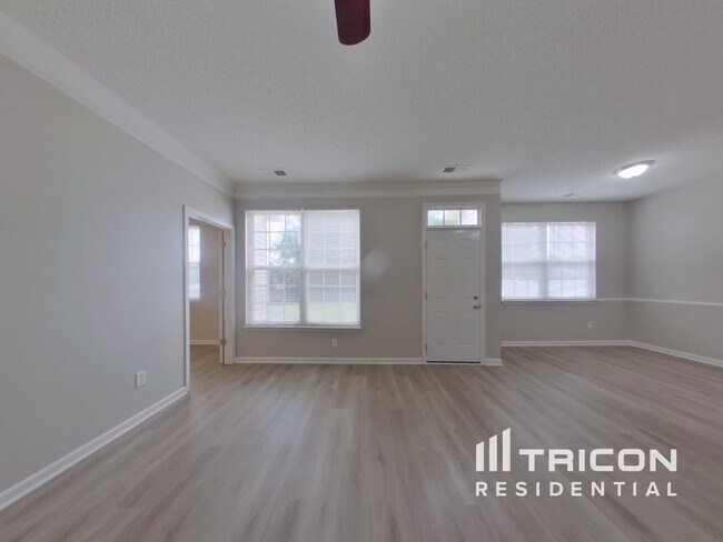 Foto del edificio - 9043 Sanders Creek Ct