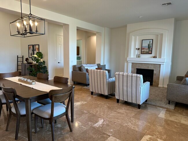 Foto del edificio - 2121 W Eagle Feather Rd
