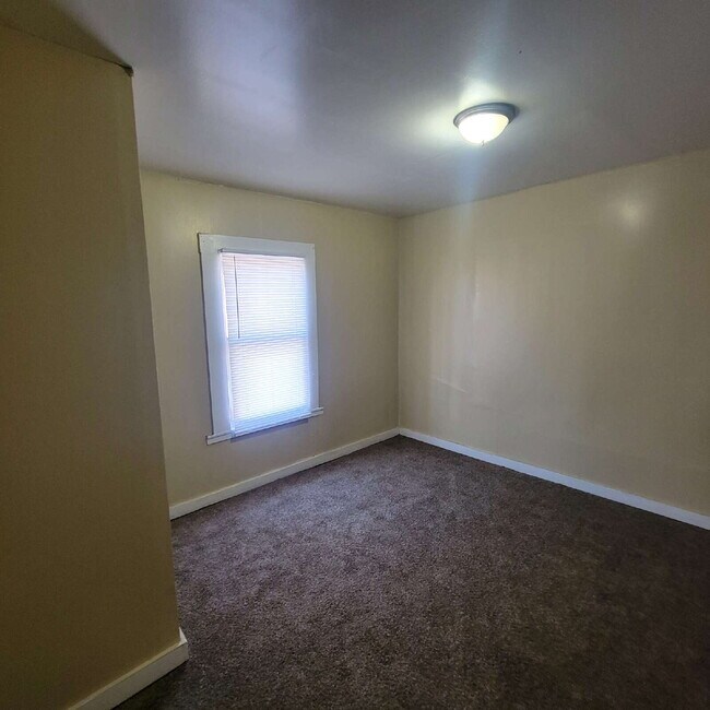 Foto del edificio - Near Eastside 4BR House ready to RENT!