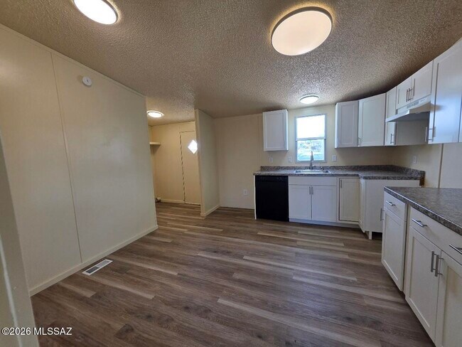 Foto del edificio - 5606 W Twin Peaks Rd