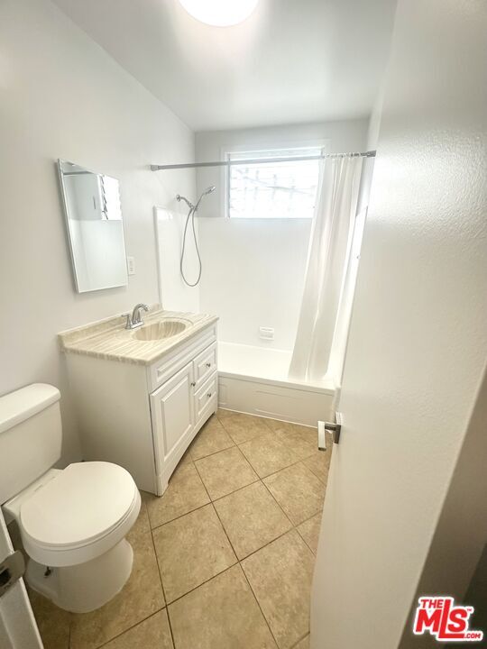 Foto del edificio - 8360 Blackburn Ave