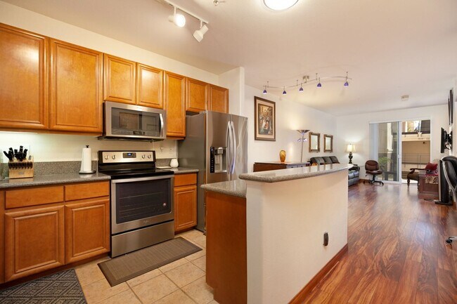 Foto del edificio - 2 bedroom with flex office space near Convention Center Downtown!