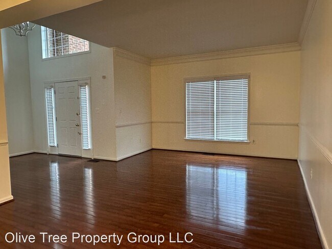 Building Photo - 4 br, 3.5 bath House - 110 Pangborne Court