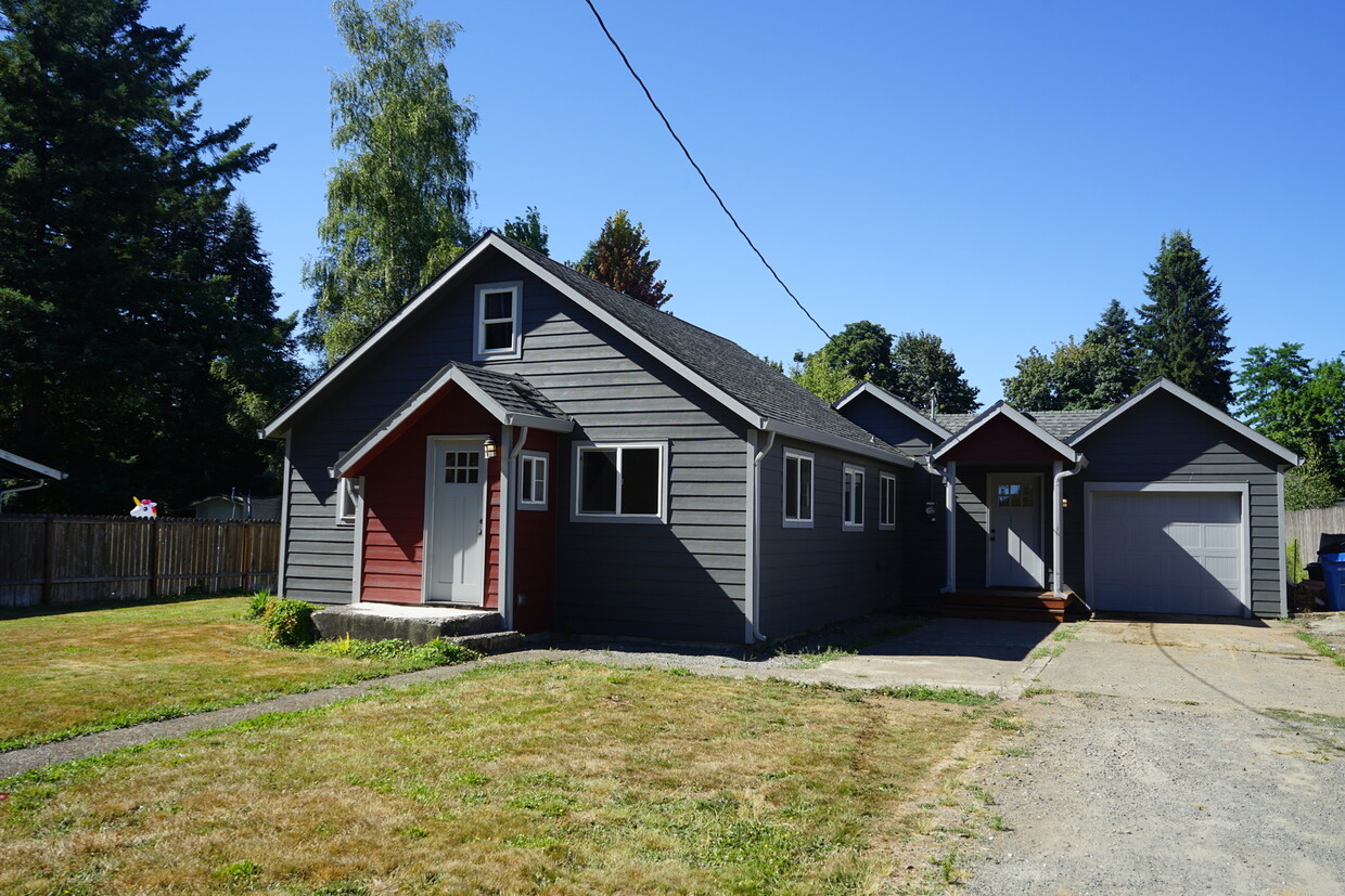 Foto principal - Charming Yacolt Home w/ Updates Throughout...