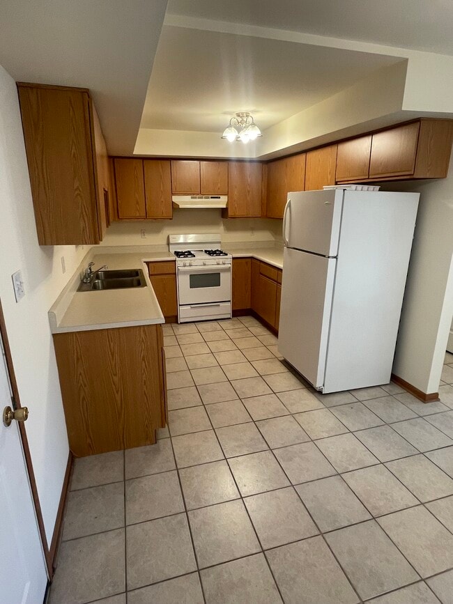 Building Photo - 7640 E 108th Ave
