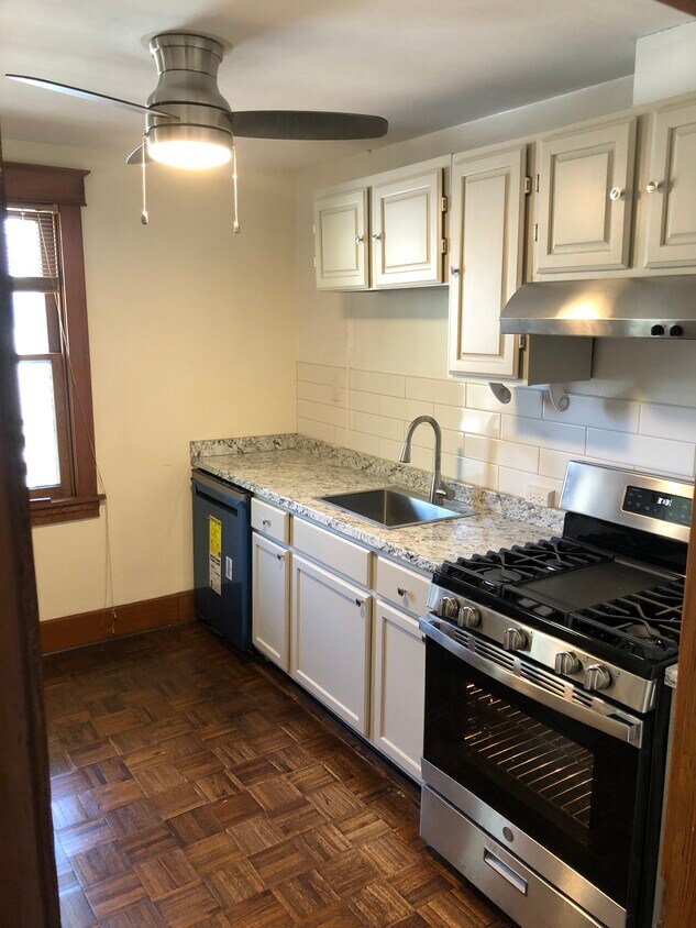 45 E South St Unit Apt 1 Upstairs, Carlisle, PA 17013 Apartments in