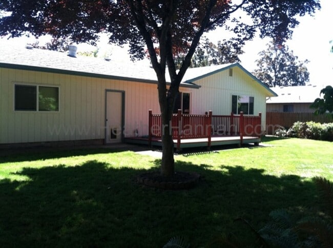 Foto del edificio - 3 Bedroom House with many upgrades!