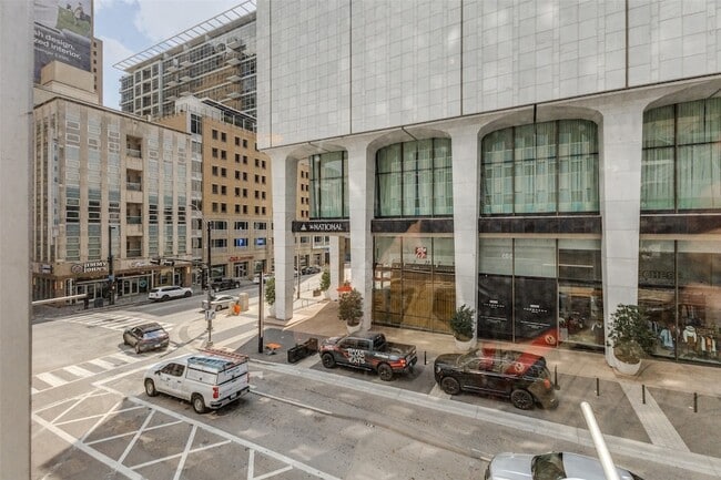 Building Photo - 1505 Elm St