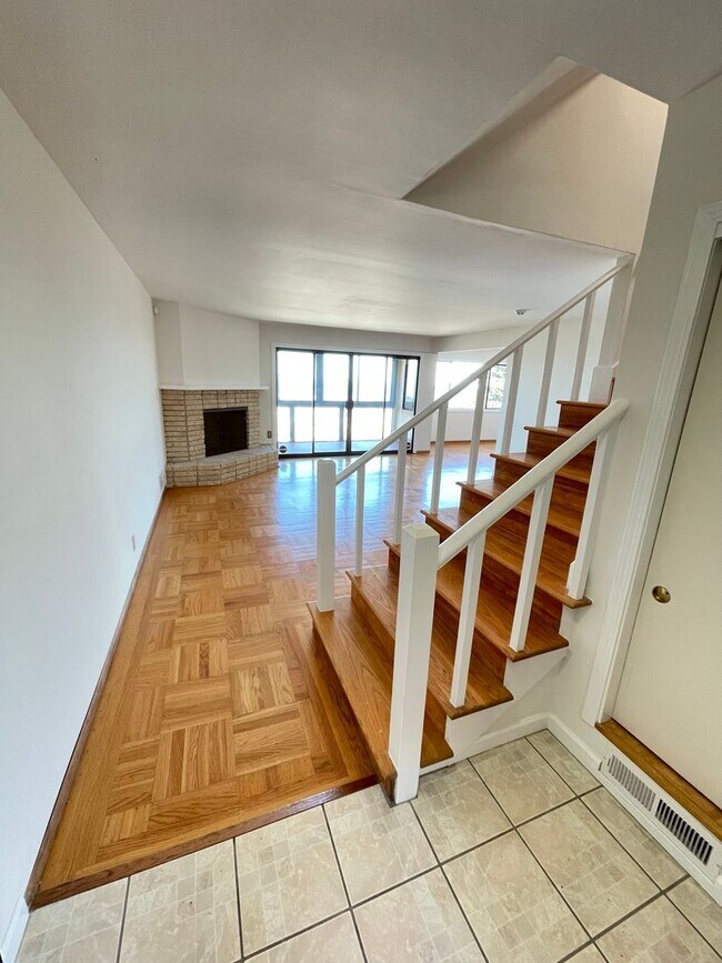 Foto del edificio - Beautiful Golden Gate Heights 5 Bed/3.5 Bath Home w/Amazing Views