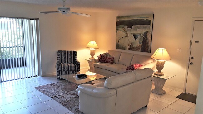 Foto del edificio - 171 Deer Creek Blvd