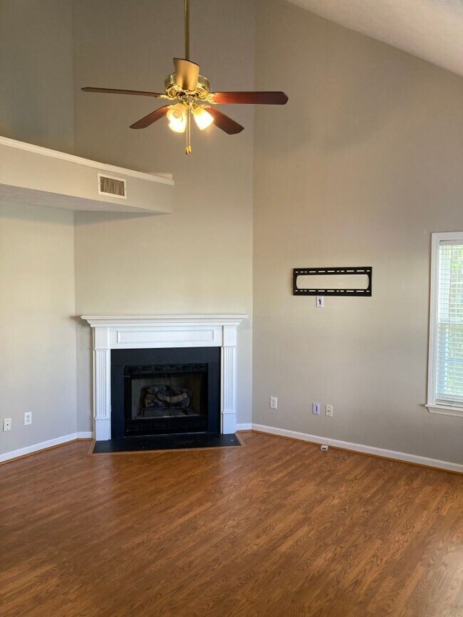 Foto del edificio - Hickory Highland 3 Bedroom Home No HOA