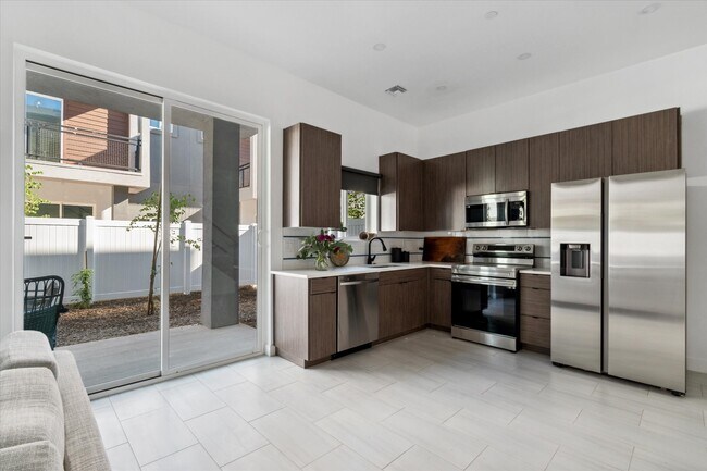Building Photo - 3622 N 38th St