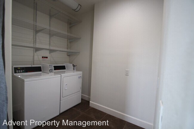 Foto del edificio - 5860-5864 Mildred St