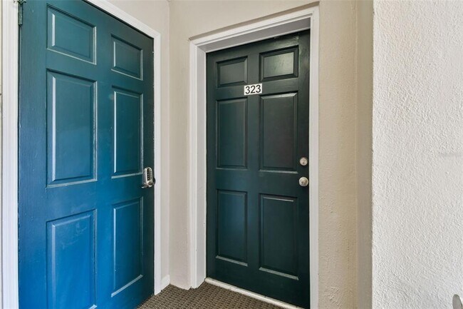 Foto del edificio - 3404 Latania Dr