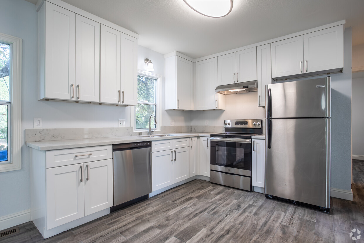 Foto principal - Oakland Heights - Senior Apartments