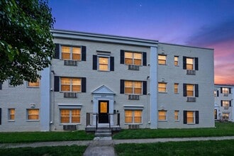 Building Photo - 2237 Farrington Ave