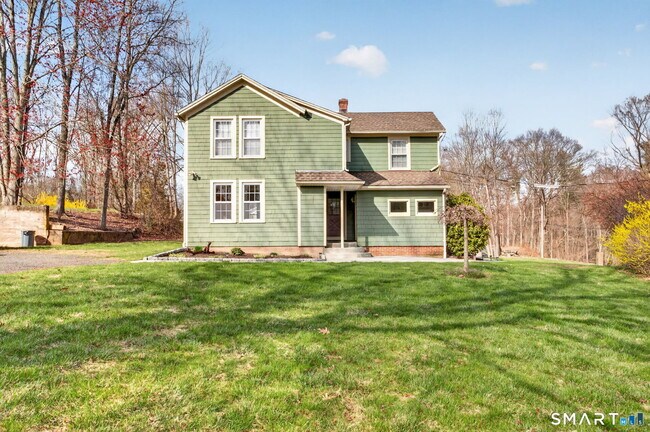 Foto del edificio - 329 Howd Rd