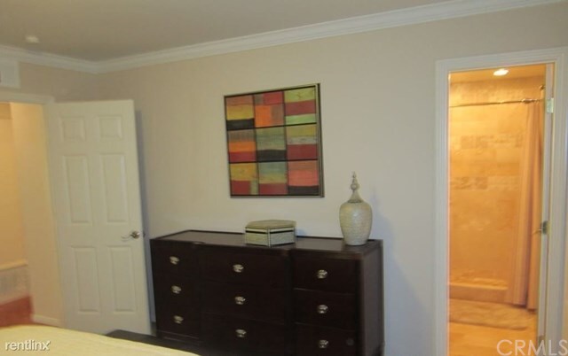 Building Photo - 11603 Groveland Ave