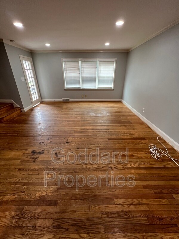 Building Photo - 1822 Edgewood Rd
