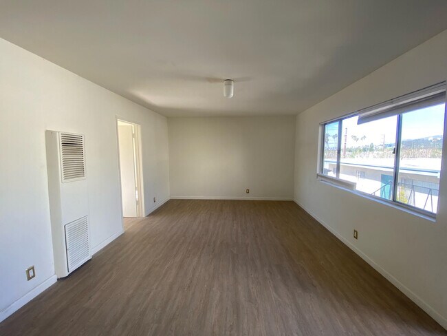 Building Photo - 3158 Verdugo Rd