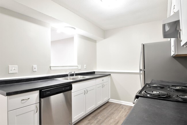 Foto del edificio - 8609 Holmes Rd