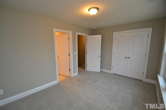 Foto del edificio - 1440 Providence Green Ln
