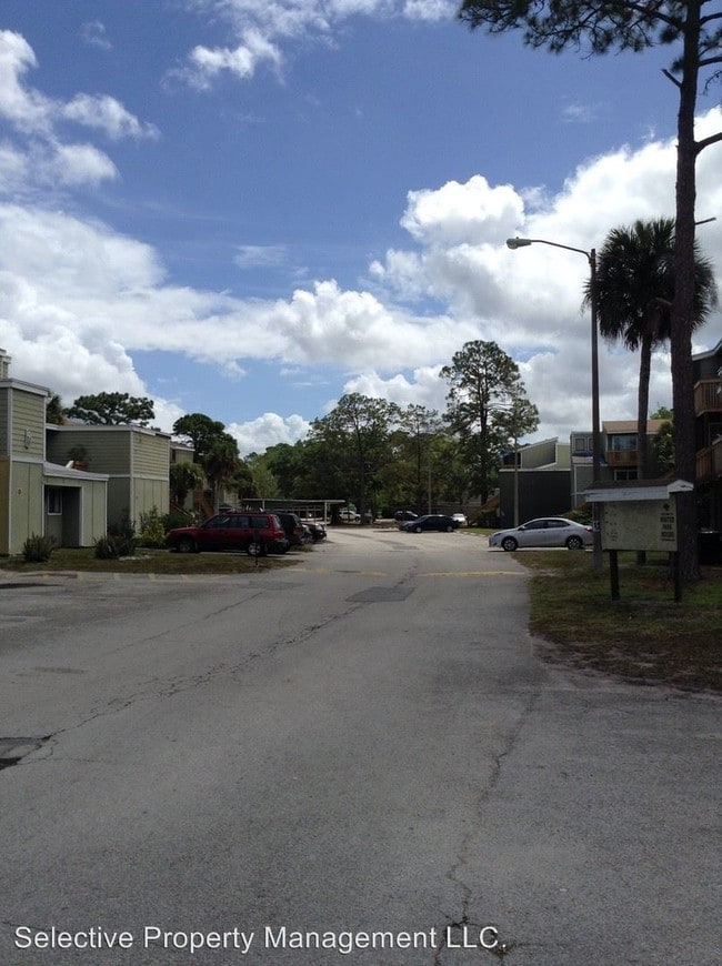 Building Photo - 242 Scottsdale Sq
