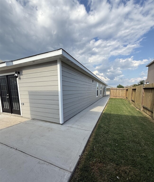 Building Photo - 8419 Hannah Rd