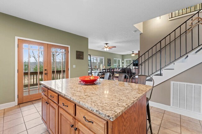 Building Photo - 1402 Cooley's Rift Blvd