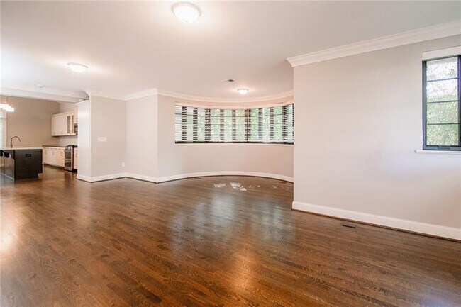 Foto del edificio - 258 N Forest Ave NE