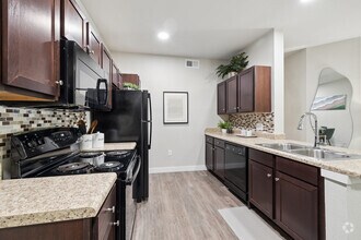 Interior Photo - POINTE AT GREENVILLE APARTMENTS