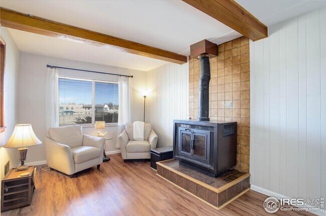 Foto del edificio - 690 W Elmhurst Pl