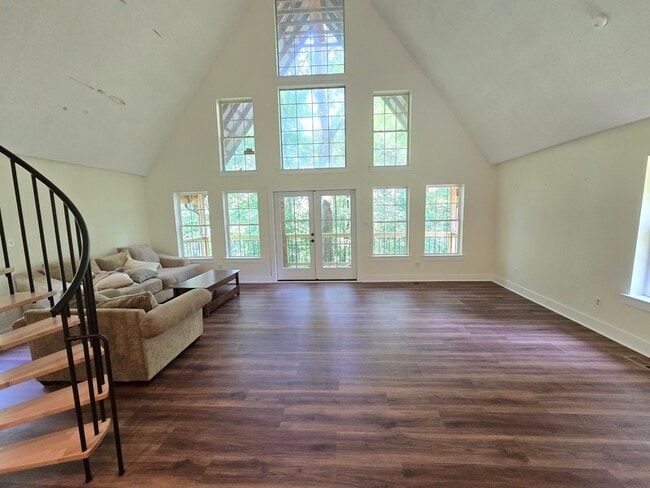 Building Photo - 6013 Bates Pike SE