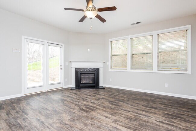 Building Photo - 387 Lenore Ct