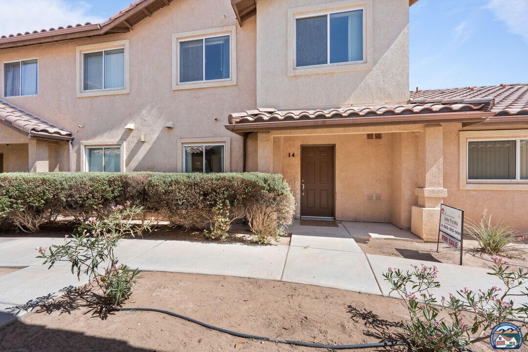 Foto principal - 1160 Rosas St